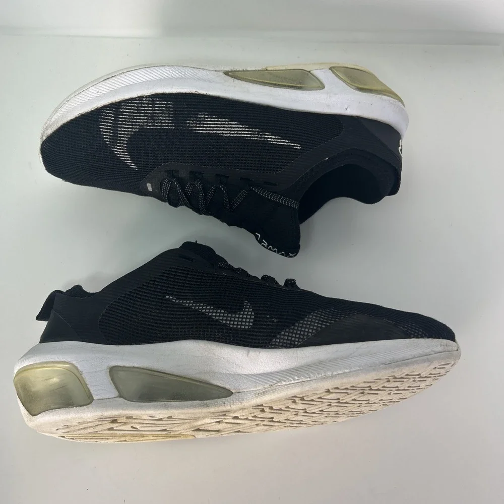 Nike Air Max Fly Running Shoes Men's Size 9, Black AT2506-002 Gold Swoosh‎